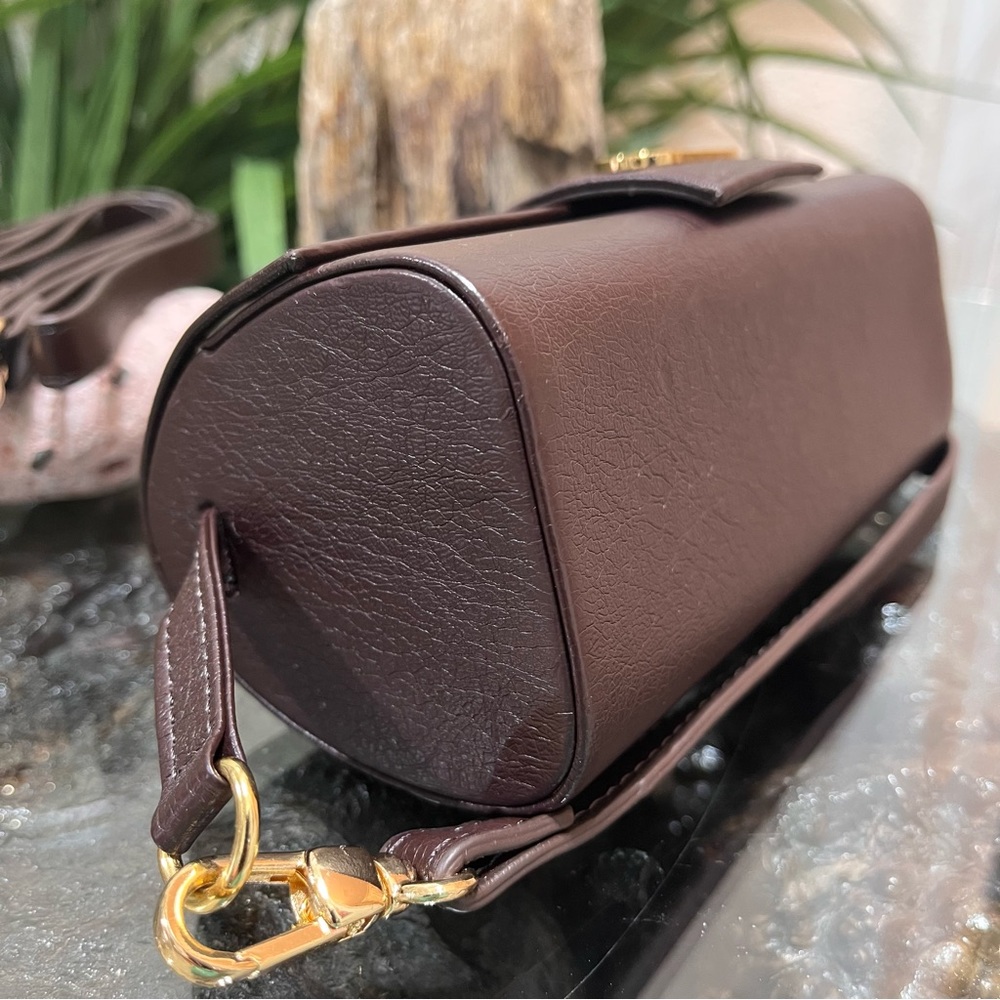 🔥NWOT🔥 JM Collection Brown Leather
Mini Purse With Multiple Straps - Picture 6 of 9